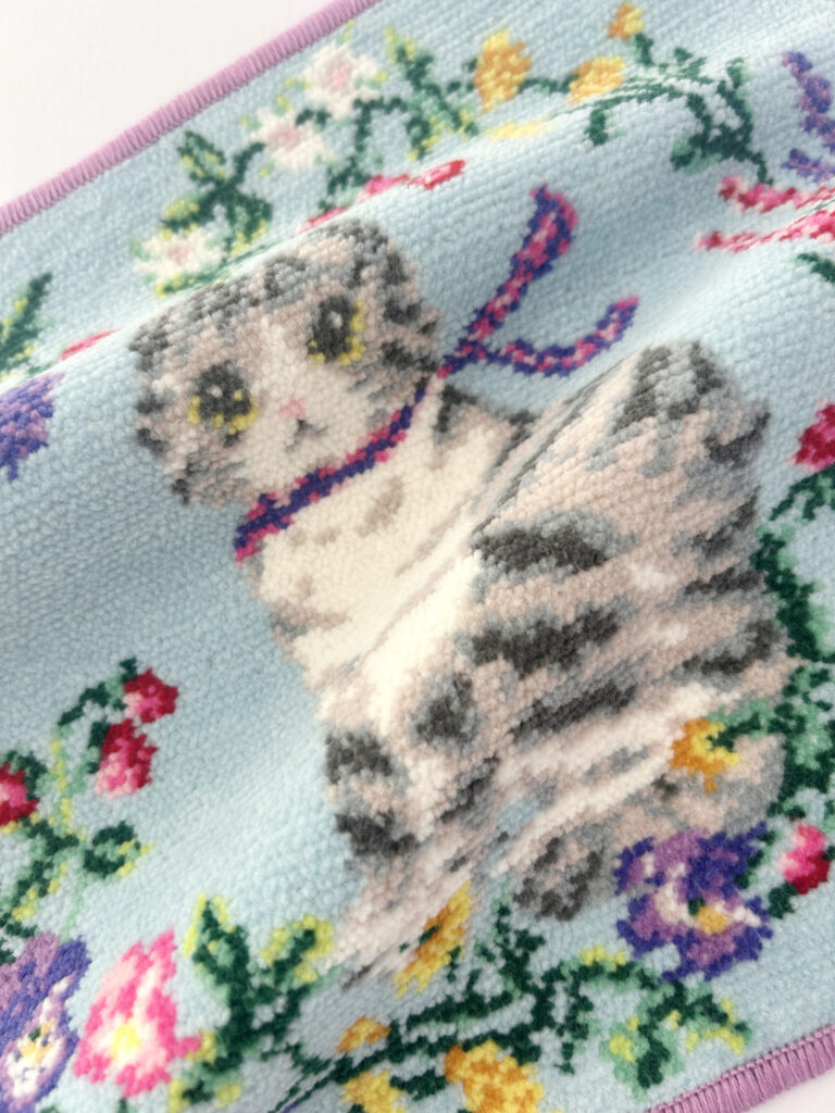 日本製シェニール織タオルハンカチ生地アップ　スコテッシュ・フォルド